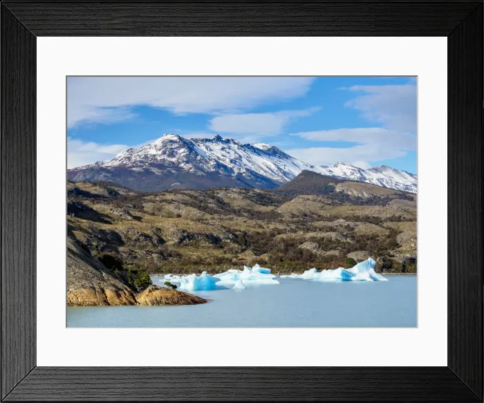 Framed Print : Icebergs on Lake Argentino, Los Glaciares National Park, Santa Cruz Province, Patagonia Framed Print : Icebergs on Lake Argentino, Los Glaciares National Park, Santa Cruz Province, Patagonia