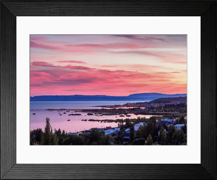 Framed Print : Sunrise over Lake Argentino and El Calafate, Santa Cruz Province, Patagonia, Argentina Framed Print : Sunrise over Lake Argentino and El Calafate, Santa Cruz Province, Patagonia, Argentina