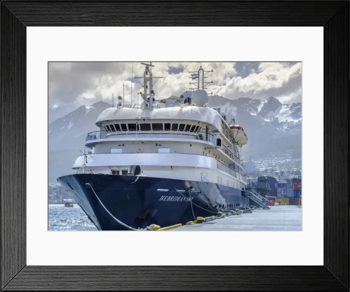 Framed Print : The Hebridean Sky cruise ship on the quays in Ushuaia, Argentina Framed Print : The Hebridean Sky cruise ship on the quays in Ushuaia, Argentina