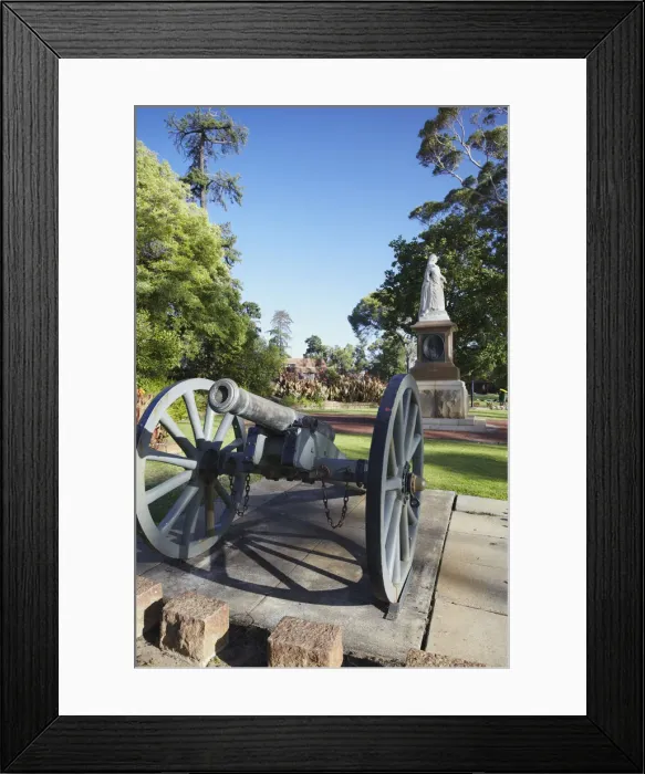 Framed Print : Cannon and statue of Queen Victoria in Kings Park, Perth, Western Australia Framed Print : Cannon and statue of Queen Victoria in Kings Park, Perth, Western Australia