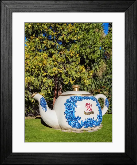 Framed Print : Giant Teapot, Welsh Tea House Ty Te Caerdydd Garden, Gaiman, The Welsh Settlement Framed Print : Giant Teapot, Welsh Tea House Ty Te Caerdydd Garden, Gaiman, The Welsh Settlement