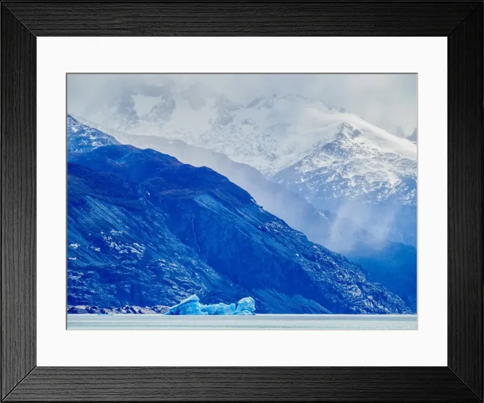 Framed Print : Iceberg on Lake Argentino, Los Glaciares National Park, Santa Cruz Province, Patagonia Framed Print : Iceberg on Lake Argentino, Los Glaciares National Park, Santa Cruz Province, Patagonia