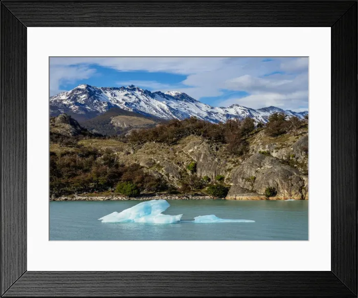 Framed Print : Iceberg on Lake Argentino, Los Glaciares National Park, Santa Cruz Province, Patagonia Framed Print : Iceberg on Lake Argentino, Los Glaciares National Park, Santa Cruz Province, Patagonia