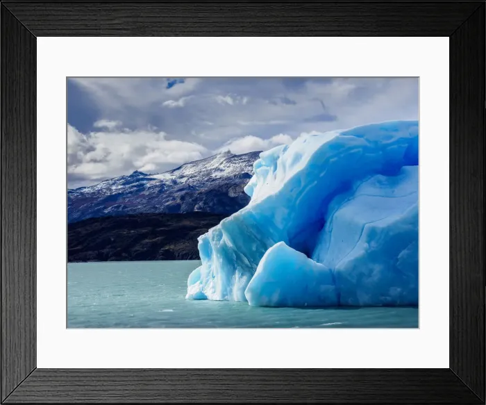 Framed Print : Iceberg on Lake Argentino, Los Glaciares National Park, Santa Cruz Province, Patagonia Framed Print : Iceberg on Lake Argentino, Los Glaciares National Park, Santa Cruz Province, Patagonia