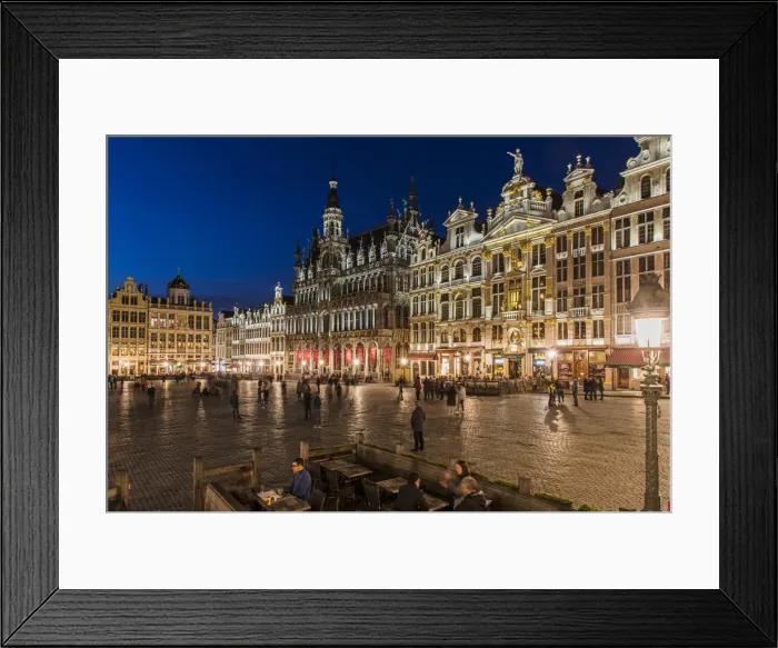 Framed Print : Night view of Grand Place, Brussels, Belgium Framed Print : Night view of Grand Place, Brussels, Belgium