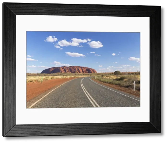Framed Print : Uluru (UNESCO World Heritage Site), Uluru-Kata Tjuta National Park, Northern Territory Framed Print : Uluru (UNESCO World Heritage Site), Uluru-Kata Tjuta National Park, Northern Territory