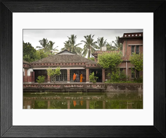 Framed Print : Jessore, Bangladesh. A hotel complex caters for tourists and conferences Framed Print : Jessore, Bangladesh. A hotel complex caters for tourists and conferences