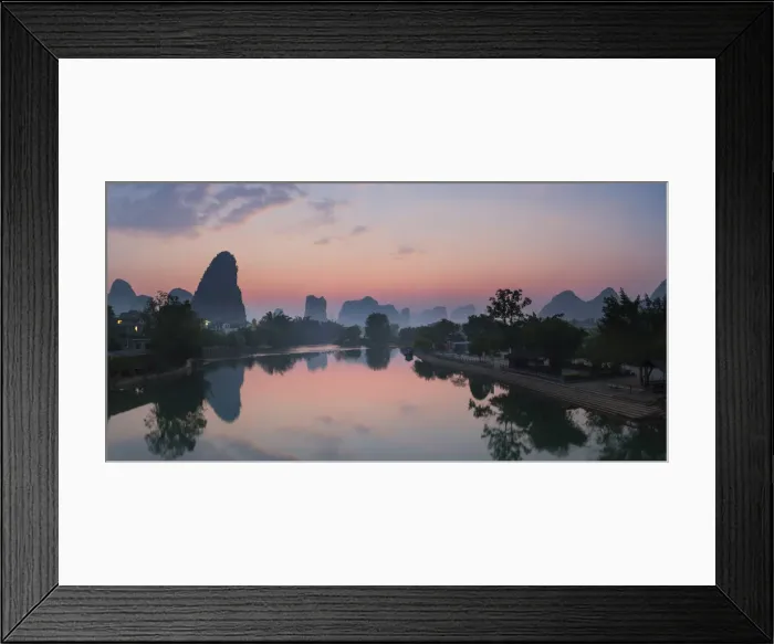 Framed Print : Yulong River at dawn, Yangshuo, Guangxi, China Framed Print : Yulong River at dawn, Yangshuo, Guangxi, China