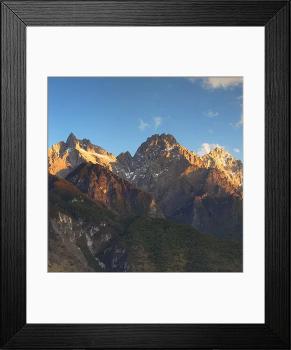 Framed Print : Tiger Leaping Gorge and Jade Dragon Snow Mountain (Yulong Xueshan), Yunnan, China Framed Print : Tiger Leaping Gorge and Jade Dragon Snow Mountain (Yulong Xueshan), Yunnan, China