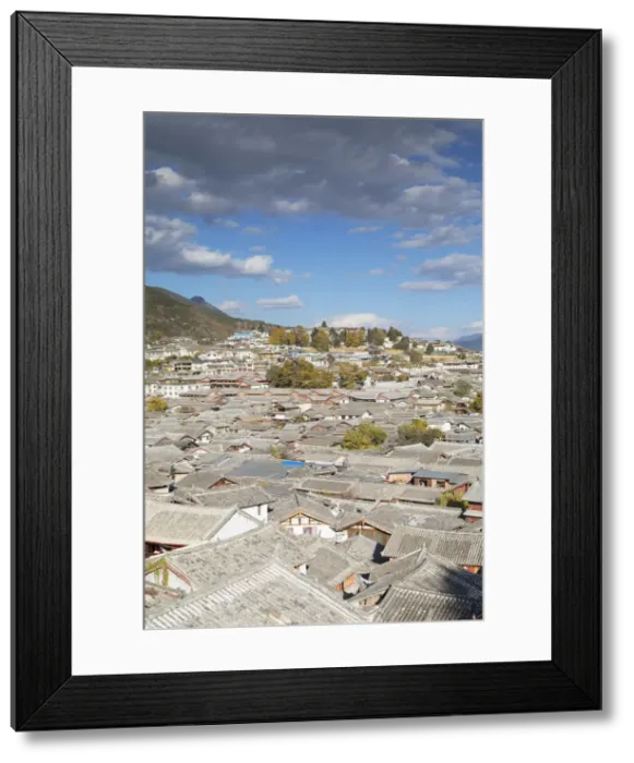 Framed Print : View of Lijiang (UNESCO World Heritage Site), Yunnan, China Framed Print : View of Lijiang (UNESCO World Heritage Site), Yunnan, China