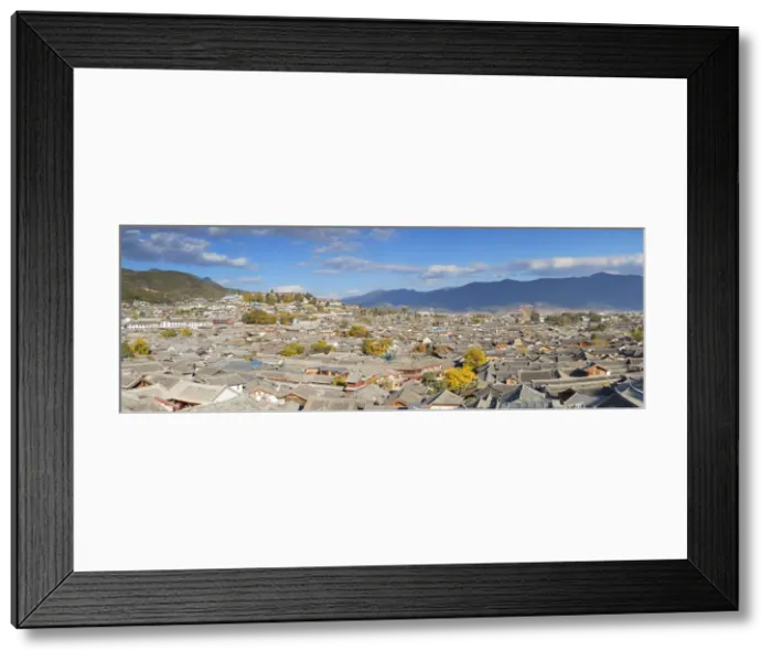 Framed Print : View of Lijiang (UNESCO World Heritage Site), Yunnan, China Framed Print : View of Lijiang (UNESCO World Heritage Site), Yunnan, China