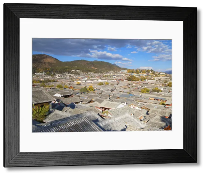 Framed Print : View of Lijiang (UNESCO World Heritage Site), Yunnan, China Framed Print : View of Lijiang (UNESCO World Heritage Site), Yunnan, China