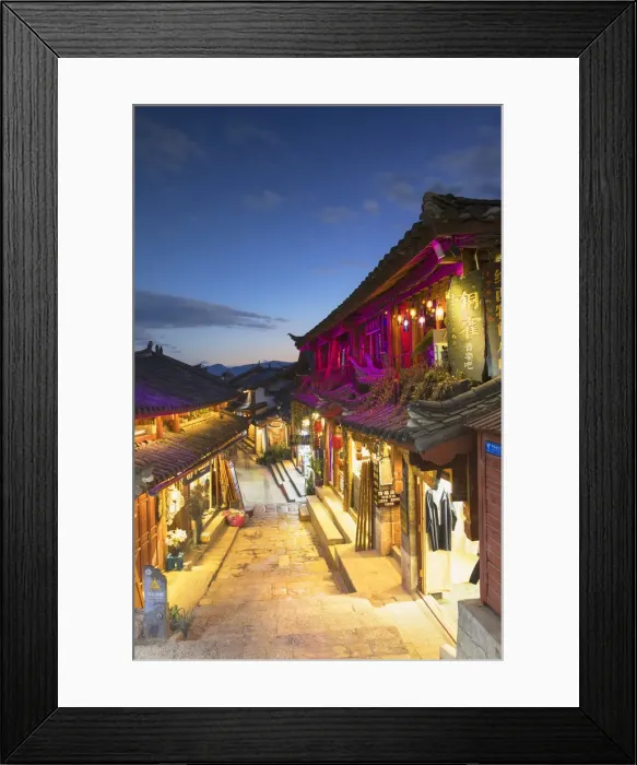 Framed Print : Alleyway at dusk, Lijiang (UNESCO World Heritage Site), Yunnan, China