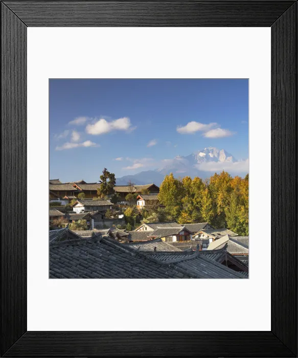 Framed Print : View of Jade Dragon Snow Mountain and Lijiang (UNESCO World Heritage Site), Yunnan, China Framed Print : View of Jade Dragon Snow Mountain and Lijiang (UNESCO World Heritage Site), Yunnan, China