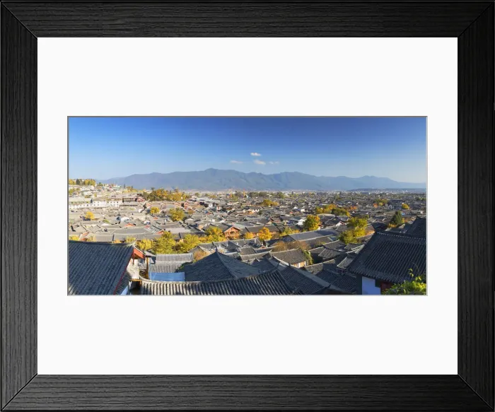 Framed Print : View of Lijiang (UNESCO World Heritage Site), Yunnan, China Framed Print : View of Lijiang (UNESCO World Heritage Site), Yunnan, China