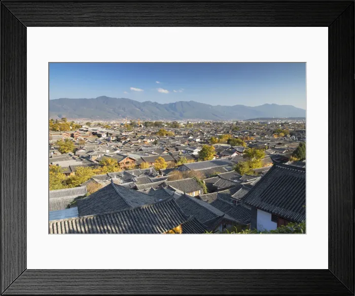 Framed Print : View of Lijiang (UNESCO World Heritage Site), Yunnan, China Framed Print : View of Lijiang (UNESCO World Heritage Site), Yunnan, China