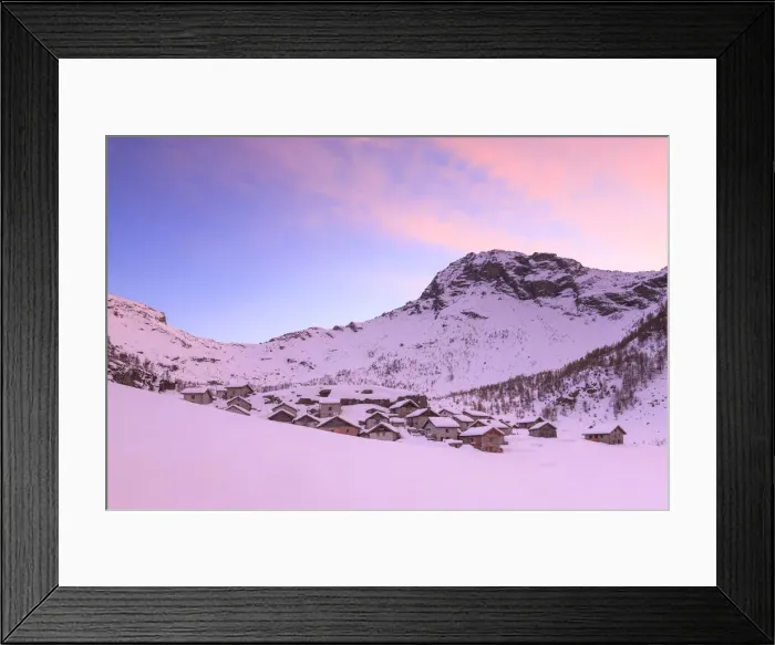Framed Print : Sunset at Alpe Lendine in winter. Vallespluga, Valchiavenna, Valtellina, Lombardy Framed Print : Sunset at Alpe Lendine in winter. Vallespluga, Valchiavenna, Valtellina, Lombardy