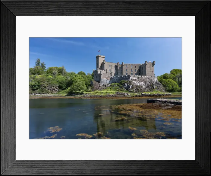 Framed Print : Dunvegan castle, isle of Skye, Inner hebrides, Scotland