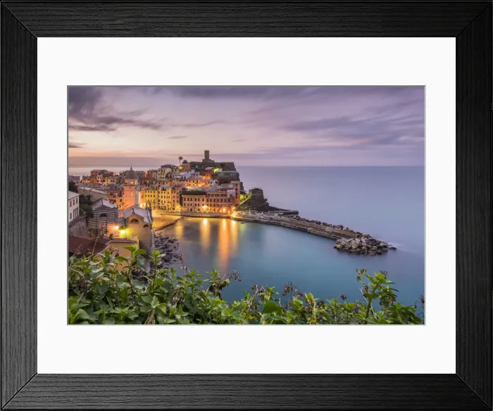 Framed Print : Vernazza, Cinque Terre, Liguria, Italy Framed Print : Vernazza, Cinque Terre, Liguria, Italy