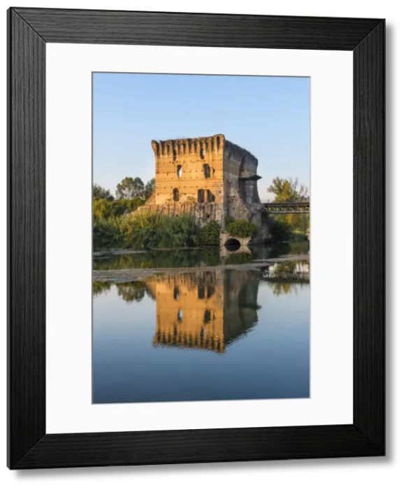 Framed Print : Borghetto, Valeggio sul Mincio, Verona province, Veneto, Italy Framed Print : Borghetto, Valeggio sul Mincio, Verona province, Veneto, Italy