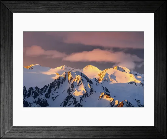 Framed Print : Summits in sunrises lights, covered by the snow (Valtellina, Lombardy) Framed Print : Summits in sunrises lights, covered by the snow (Valtellina, Lombardy)