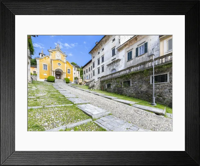 Framed Print : Orta San Giulio, the cobbled Motta street leading to the church of Santa Maria Assunta Framed Print : Orta San Giulio, the cobbled Motta street leading to the church of Santa Maria Assunta