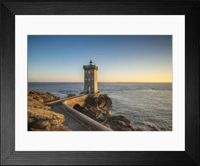 Framed Print : Kermorvan lighthouse. Le Conquet, Finistere, Brittany, France