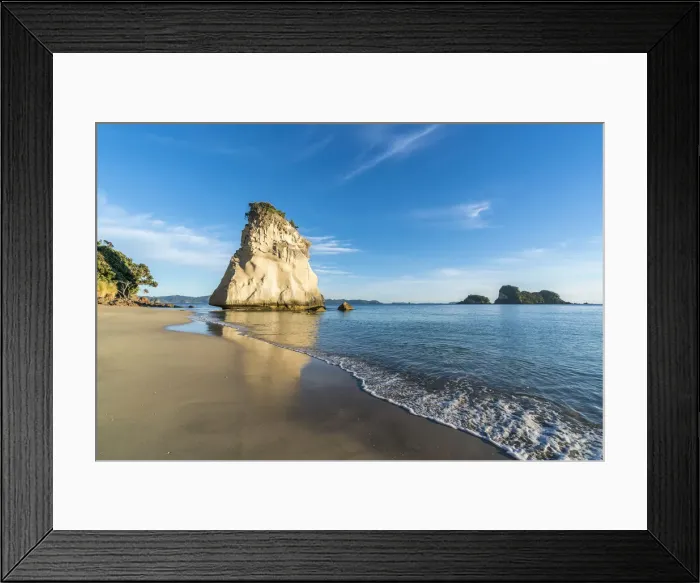 Framed Print : Te Hoho rock, Poikeke and Motueka islands at Cathedral Cove. Hahei, Waikato region Framed Print : Te Hoho rock, Poikeke and Motueka islands at Cathedral Cove. Hahei, Waikato region