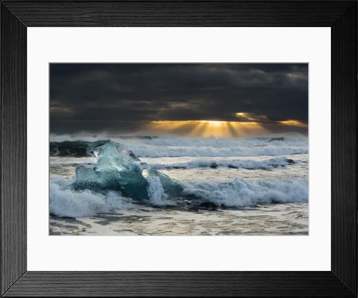 Framed Print : A stranded iceberg in Jokulsarlon at sunrise, southern Iceland Framed Print : A stranded iceberg in Jokulsarlon at sunrise, southern Iceland