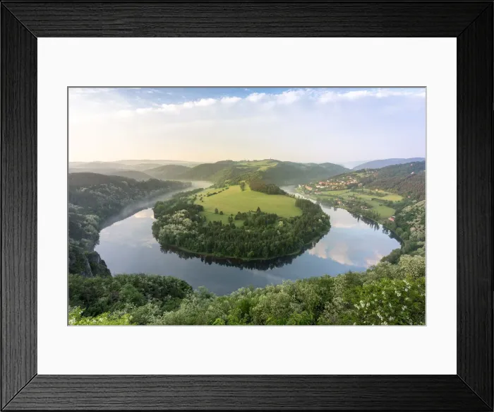 Framed Print : Solenicka Podkova, the Czech Horseshoe Bend on the Vlatva river, Solenice, Central Framed Print : Solenicka Podkova, the Czech Horseshoe Bend on the Vlatva river, Solenice, Central