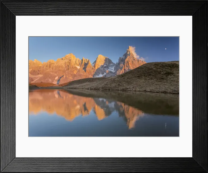 Framed Print : Segantini hut, Rolle Pass, Pale of San Martino, Dolomites, Trentino-Alto Adige, Italy