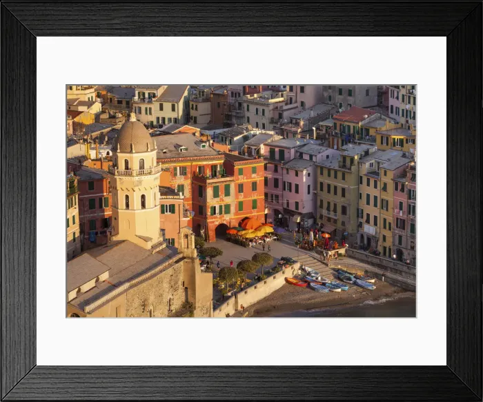 Framed Print : Vernazza at sunset, Cinque Terre, Liguria, Italy Framed Print : Vernazza at sunset, Cinque Terre, Liguria, Italy