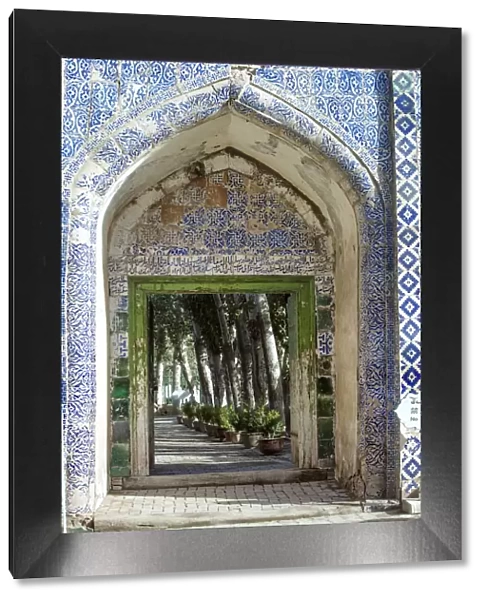 China, Xinjiang, Kashgar. Entrance door to Abakh Khoja mausoleum