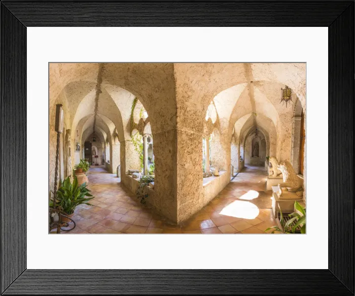 Framed Print : Ravello, Amalfi coast, Salerno, Campania, Italy. The cloister of villa Cimbrone