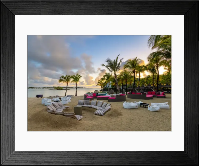 Framed Print : The beach bar at the Shangri-La Le Toussrok hotel, Trou d Eau Douce, Flacq Framed Print : The beach bar at the Shangri-La Le Toussrok hotel, Trou d Eau Douce, Flacq