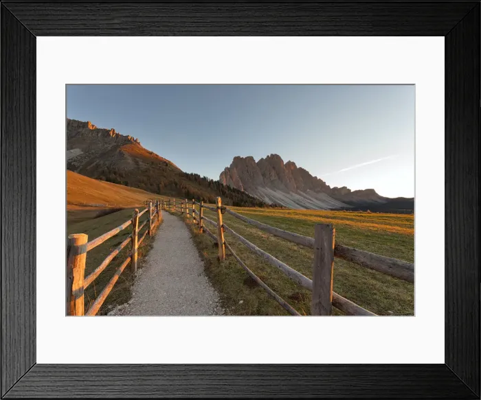 Framed Print : Sunset in Puez-Odle Natural Park, Dolomites, South Tyrol, Funes Valley / Villnoss, Bolzano Framed Print : Sunset in Puez-Odle Natural Park, Dolomites, South Tyrol, Funes Valley / Villnoss, Bolzano