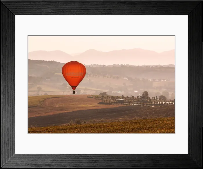 Framed Print : Europe, Italy, Umbria, Perugia district, Gualdo Cattaneo. Hot-air balloons