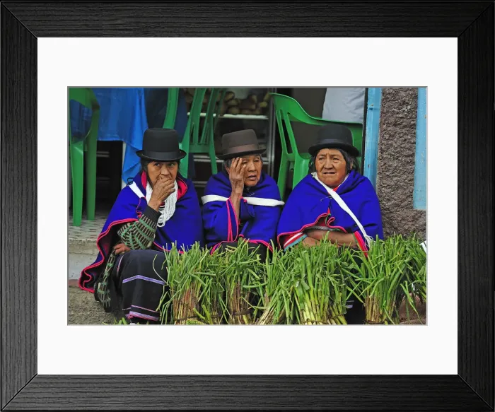 Framed Print : Indian women at a market in Silvia, Guambiano Indians, Colombia, South America Framed Print : Indian women at a market in Silvia, Guambiano Indians, Colombia, South America