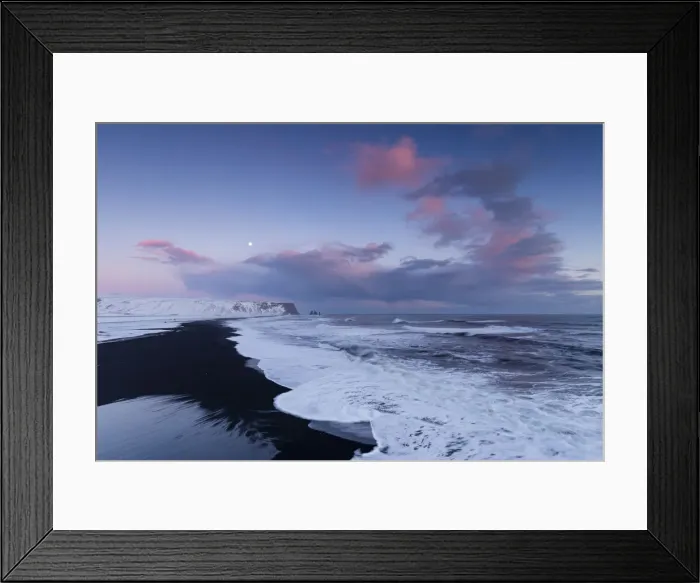 Framed Print : Black beach of Reynisfjara, Vik, southern Iceland, Europe Framed Print : Black beach of Reynisfjara, Vik, southern Iceland, Europe
