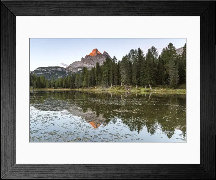 Framed Print : Last lights of the day illuminate the Three Peaks, Antorno Lake, Auronzo di Cadore Framed Print : Last lights of the day illuminate the Three Peaks, Antorno Lake, Auronzo di Cadore