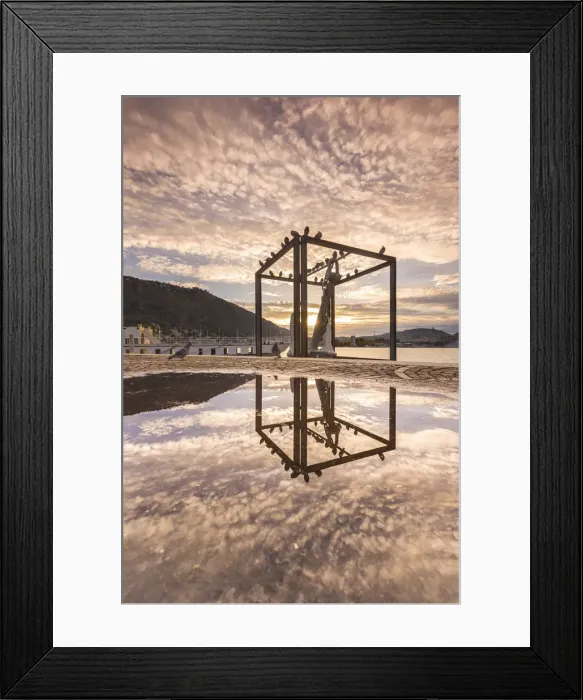 Framed Print : Monument dedicated to the italian sailors, lake Como, Como, Lombardy, Italy, Europe Framed Print : Monument dedicated to the italian sailors, lake Como, Como, Lombardy, Italy, Europe