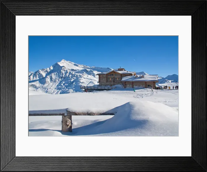 Framed Print : Pristine snow at Sunny Valley mountain hut. Valtellina, Lombardy, Italy Framed Print : Pristine snow at Sunny Valley mountain hut. Valtellina, Lombardy, Italy