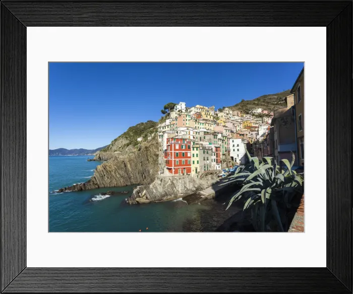 Framed Print : Riomaggiore, Cinque Terre, Riviera di Levante, Liguria, Italy Framed Print : Riomaggiore, Cinque Terre, Riviera di Levante, Liguria, Italy