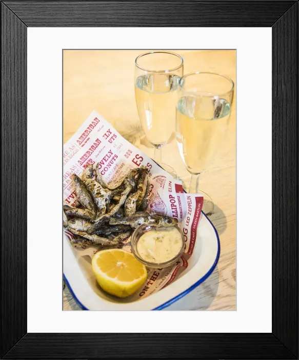 Framed Print : Seaside lunch, Teignmouth, Devon, UK Framed Print : Seaside lunch, Teignmouth, Devon, UK