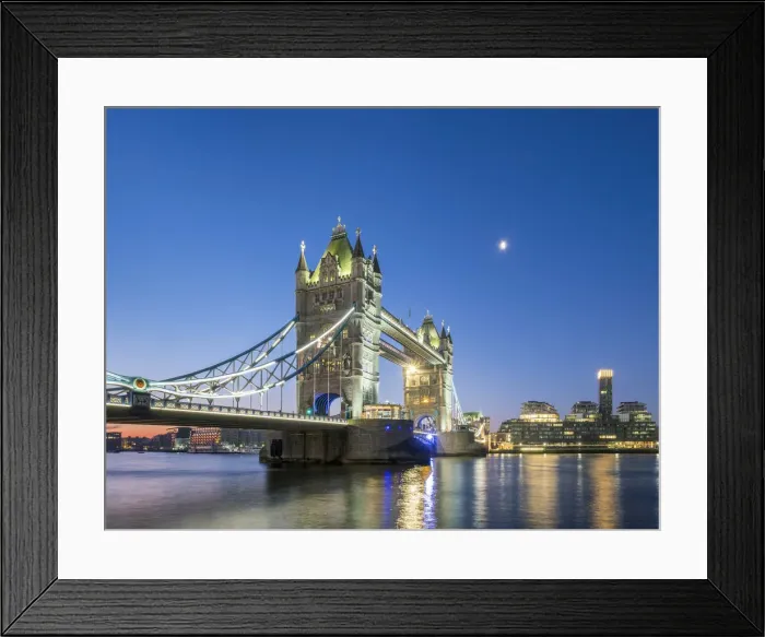 Framed Print : United Kingdom, England, London. Tower Bridge over the River Thames at dawn Framed Print : United Kingdom, England, London. Tower Bridge over the River Thames at dawn