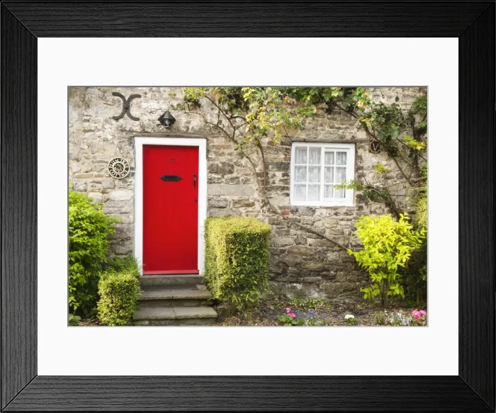 Framed Print : Traditional cottage in West Lulworth, Dorset, UK Framed Print : Traditional cottage in West Lulworth, Dorset, UK