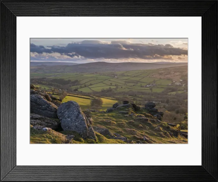 Framed Print : Rolling countryside near Widecombe in the Moor from Tunhill Rocks, Dartmoor, Devon Framed Print : Rolling countryside near Widecombe in the Moor from Tunhill Rocks, Dartmoor, Devon