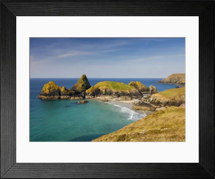 Framed Print : Beautiful Kynance Cove on the Lizard, Cornwall, England Framed Print : Beautiful Kynance Cove on the Lizard, Cornwall, England