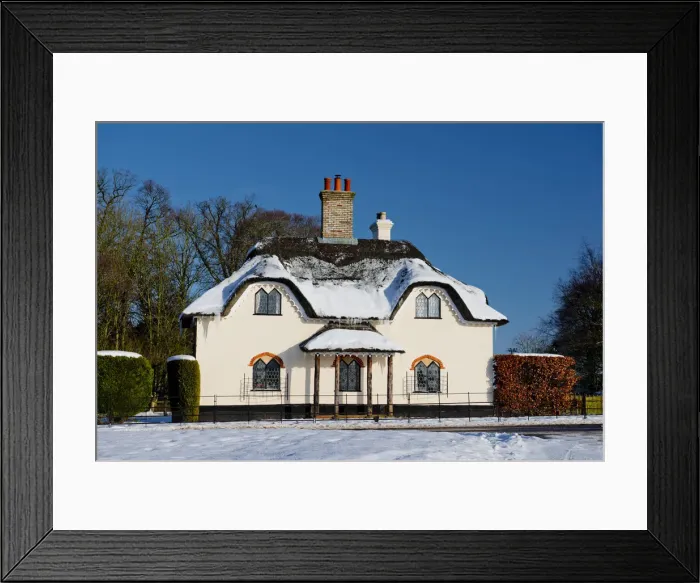 Framed Print : Thatched Cottage in Winter, near Kimberley, Norfolk, England Framed Print : Thatched Cottage in Winter, near Kimberley, Norfolk, England