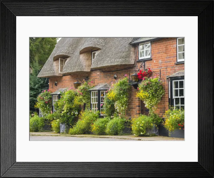 Framed Print : Thatched Pub, Arkesden, Essex, England Framed Print : Thatched Pub, Arkesden, Essex, England